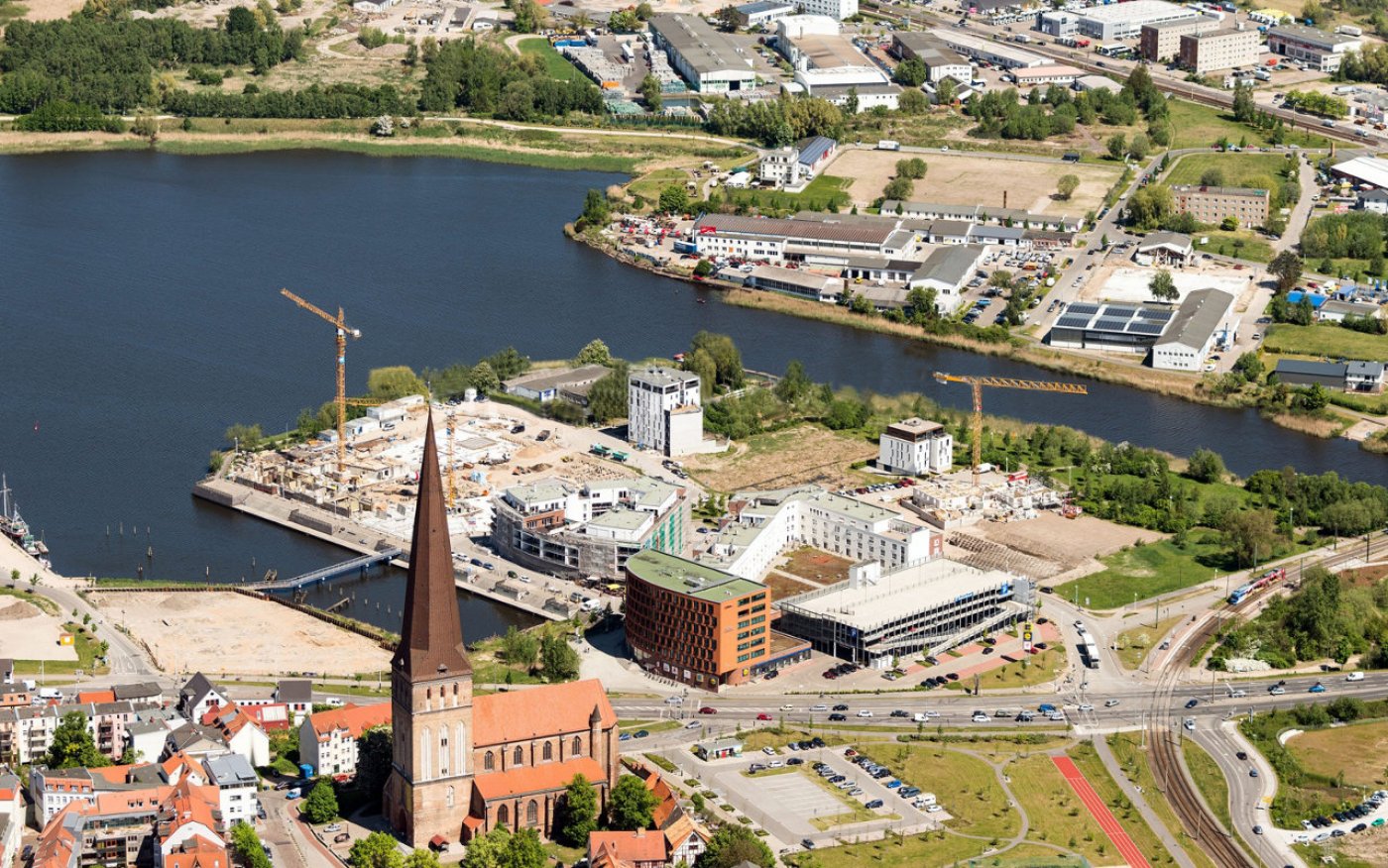 Office building at Holzhalbinsel Rostock - IAA Architecten